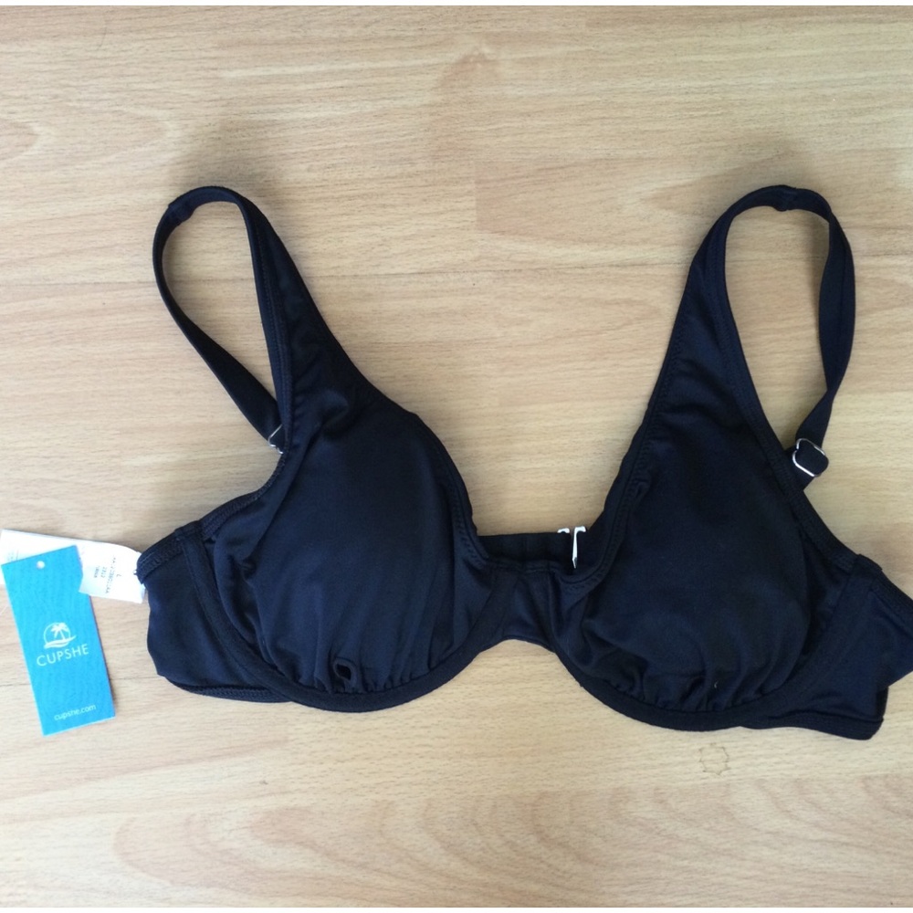Cupshe Black Bikini Top NWT Large Underwire Removable pad, Adjustable straps